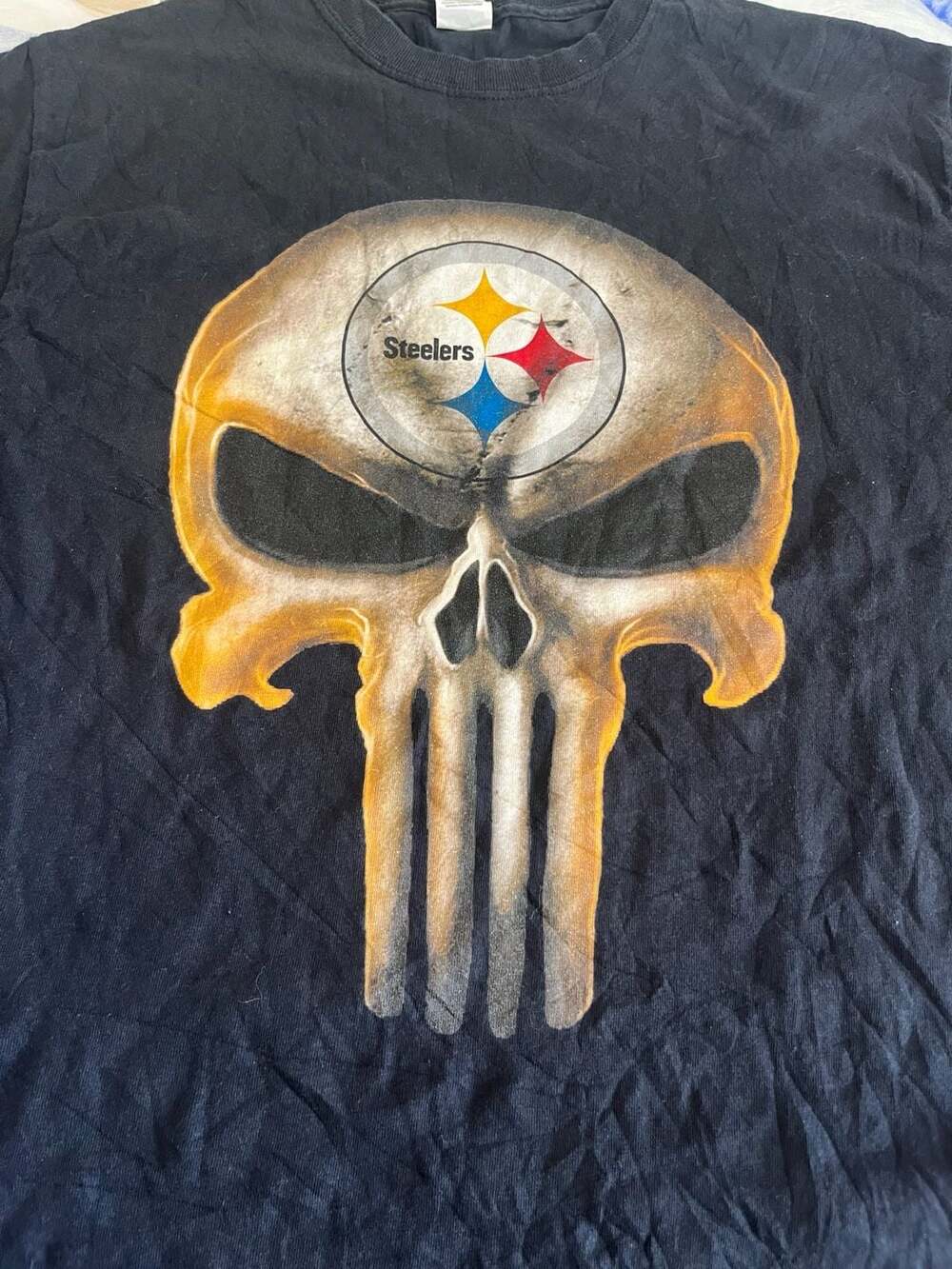 Gildan Pittsburgh Steelers Punisher Skull Graphic T-Shirt Black
